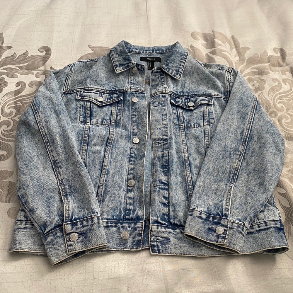 F21 women’s oversize jean jacket